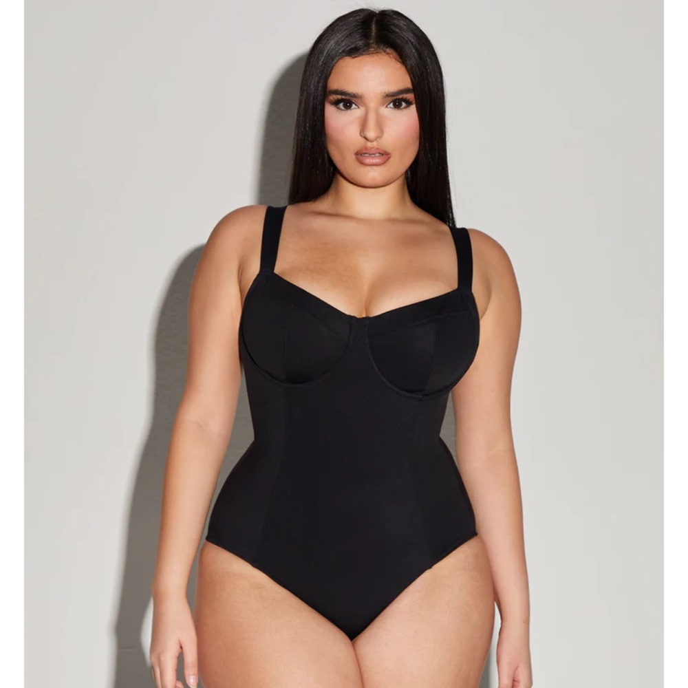 TA3 Black Lifty XL D/DD New w/ Tags Regular/Long Sculpting Swimsuit